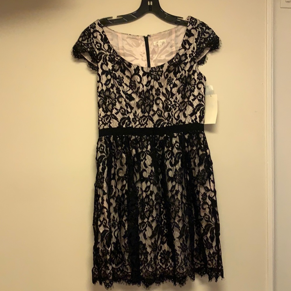 Shoshanna Fit & Flare Cap Sleeve Lace Dress